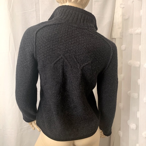 SOLD Dale of Norway sweater - Picture 4 of 15